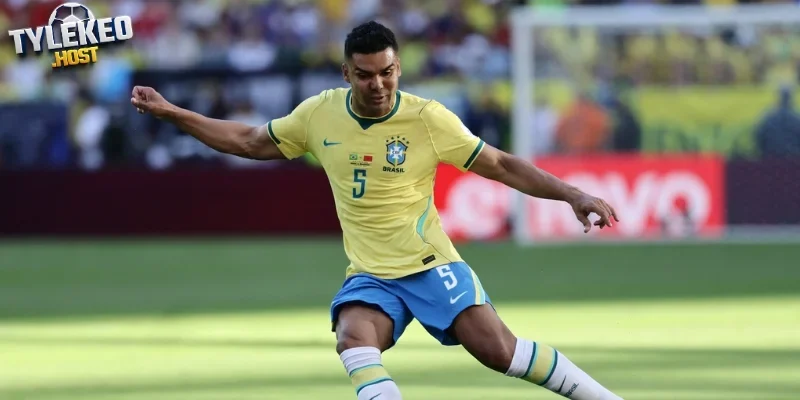 Casemiro của Brazil nhận danh hiệu cầu thủ xuất sắc nhất trận