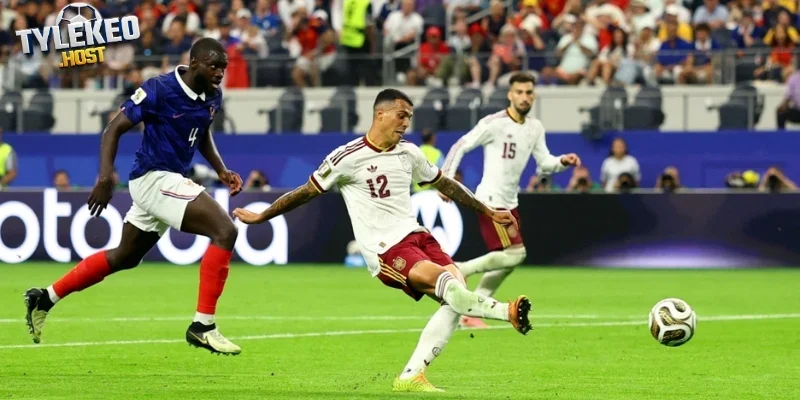 La Roja vào chung kết nhờ màn tỏa sáng của các trụ cột