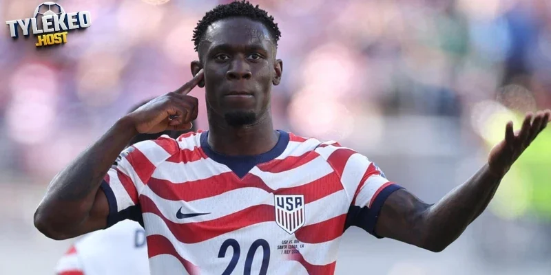Tiền đạo Folarin Balogun được đình chỉ án treo giò từ FIFA